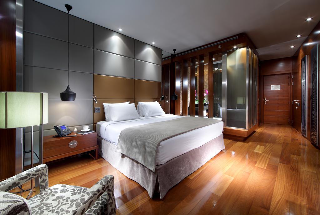 Camera Matrimoniale Superior con Letto Supplementare
